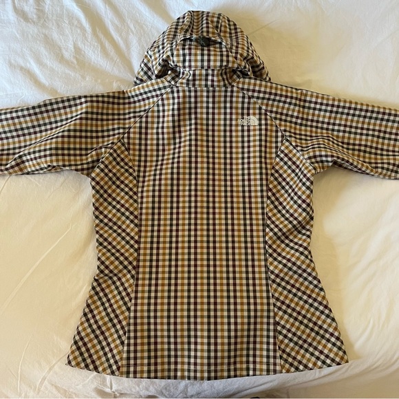 The North Face Apex Tech Women’s Jacket in White and Other Brown-based Colours - Picture 4 of 8